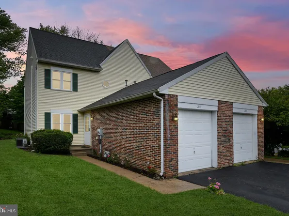 204 Adams Dr, Womelsdorf, PA 19567