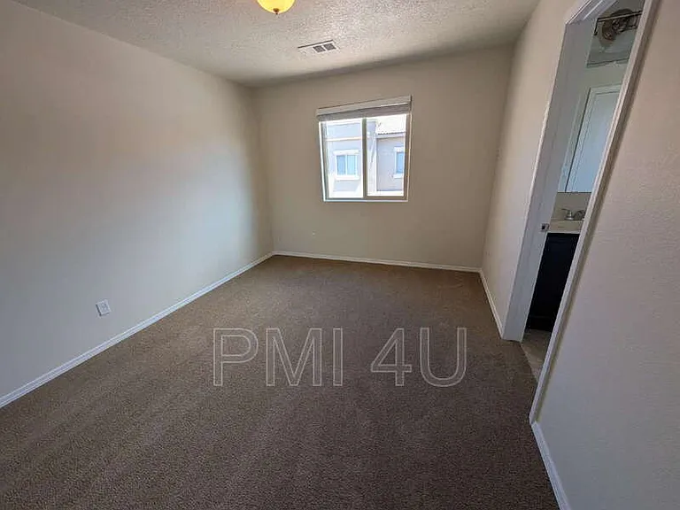 10835 Crissy Field Way NE — Photo 26