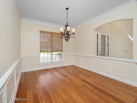 5th image of 704 Kendall Brook Ln