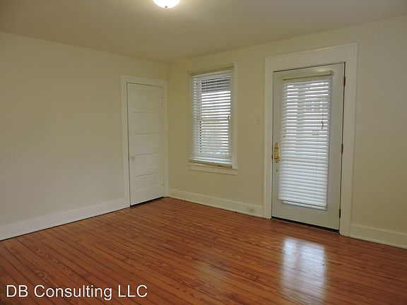 5th image of 438 Stanley Ave APT 3