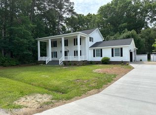 906 Powell St, Windsor, NC 27983