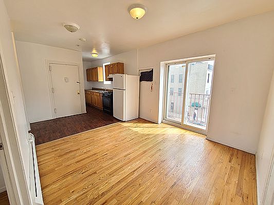 1st image of 1113 President St #3A