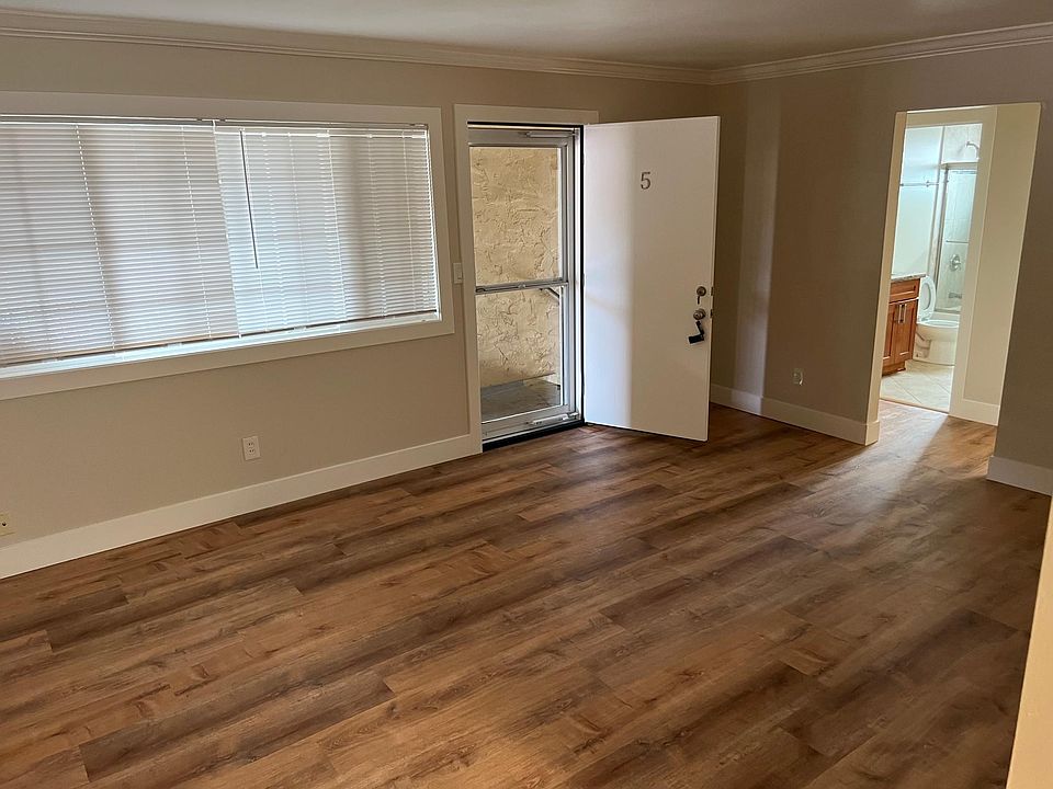 1st image of 2409 Karen Dr #5