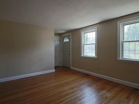3rd image of 7 Huntington Ave