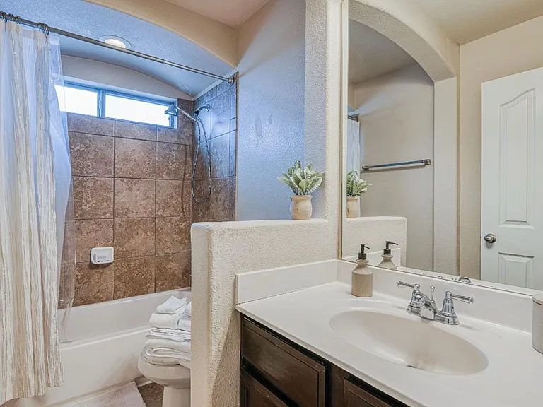 7413 Red Cedar Dr — Photo 63
