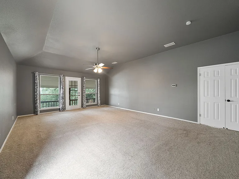 711 Arch Stone — Photo 33