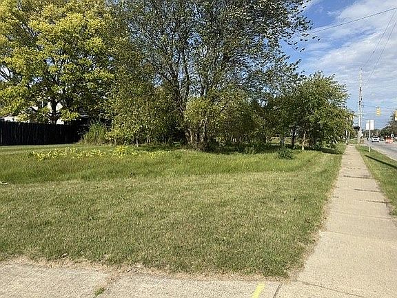 2nd image of 2105 S Washington Ave