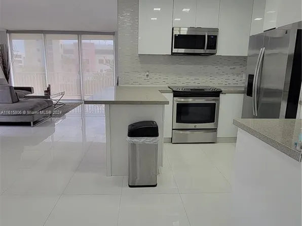 9500 W Bay Harbor Dr APT 3H, Bay Harbor Islands, FL 33154