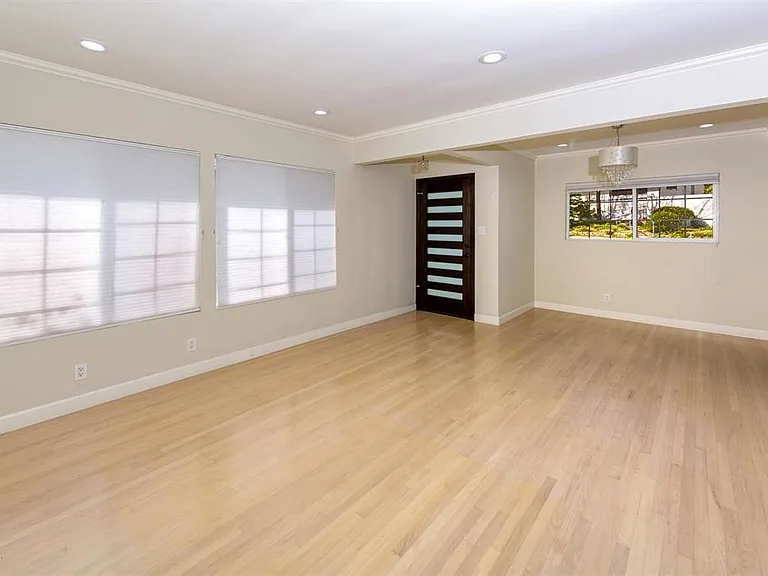 3960 Mayfield Ave — Photo 4