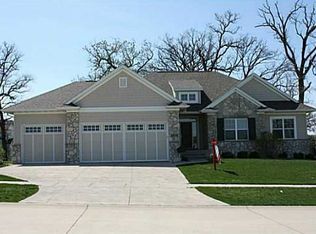 2425 Oak Savannah Ct, Marion, IA 52302