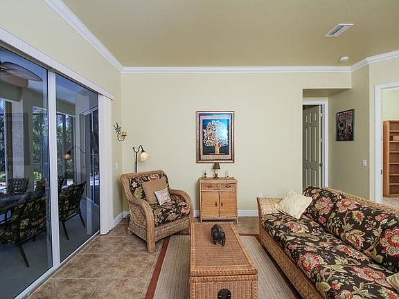 5th image of 1051 Rotonda Cir