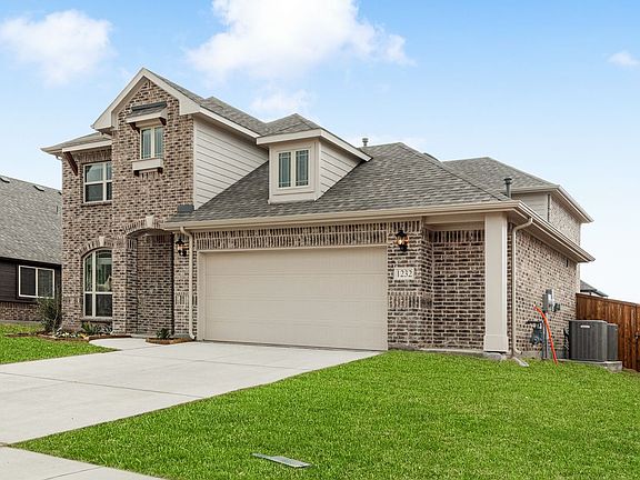 2nd image of 1232 Stoneleigh Pl