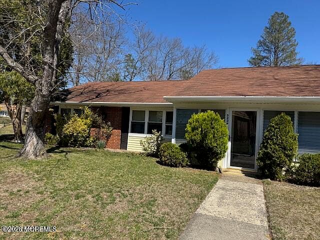 1st image of 522A Thornbury Court