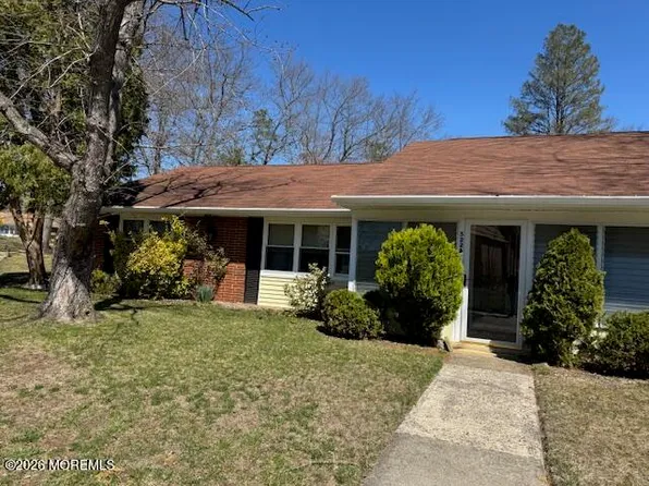 522A Thornbury Court, Lakewood, NJ 08701