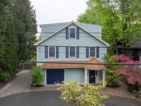 170 Beacon St, Marblehead, MA 01945