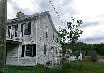 4th image of 222 4th St