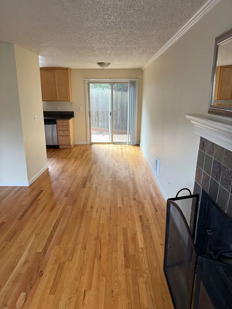 SW 30th Ave — Photo 3