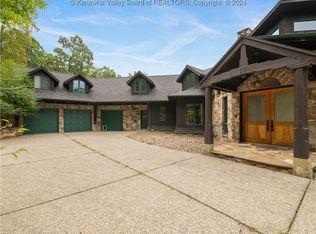 3300 Hillpoint Dr, Charleston, WV 25302