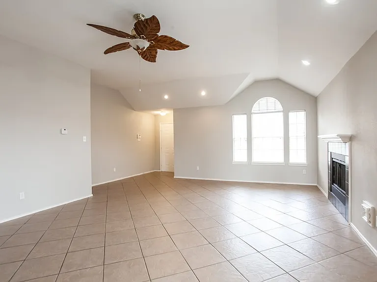 3605 Teal Glen St — Photo 2
