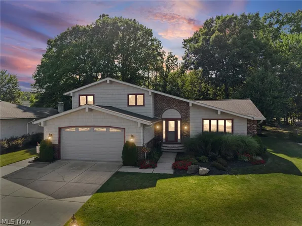 7288 Rita Dr, Independence, OH 44131