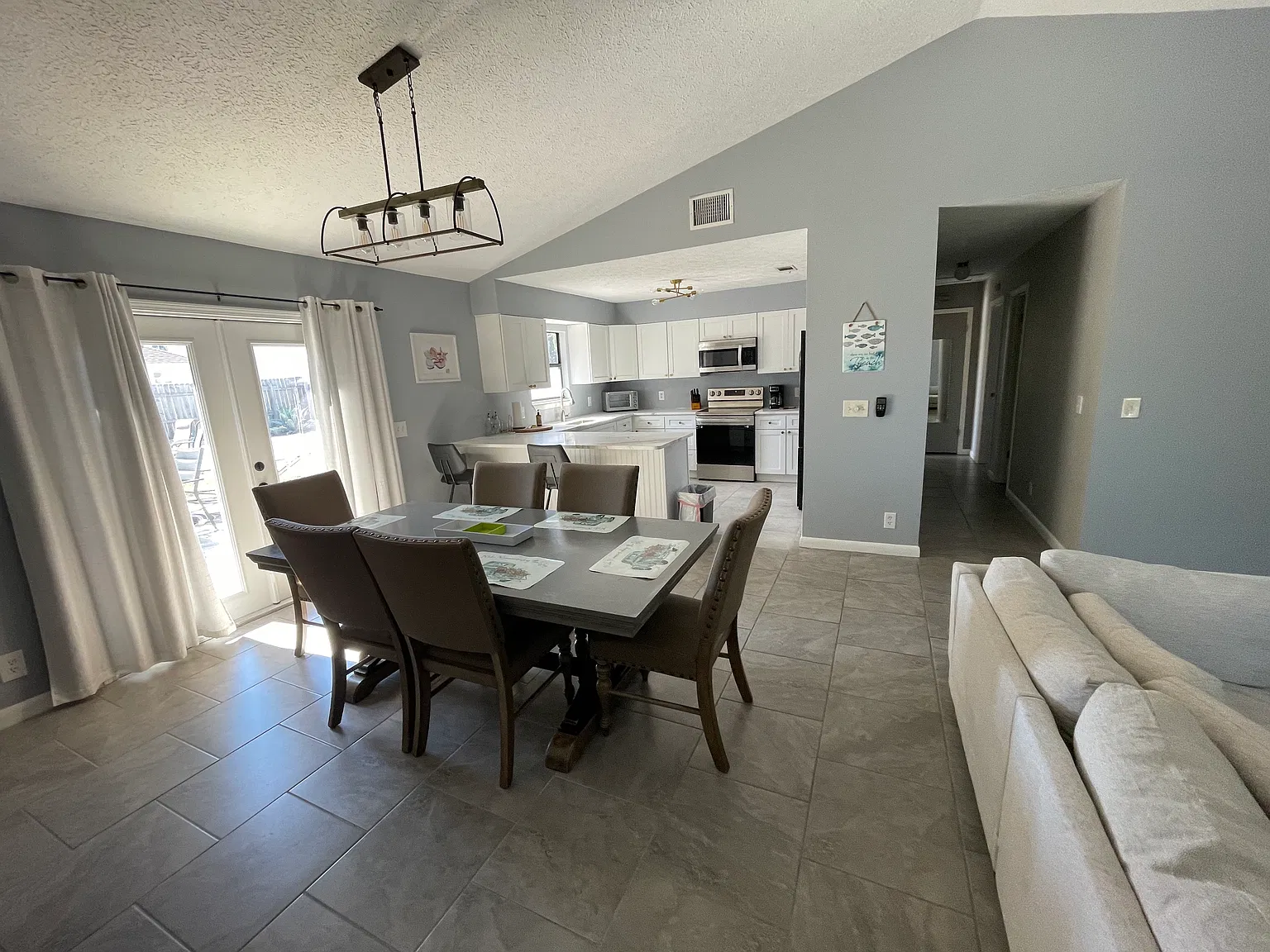 5409 Pine Tree Ave — Photo 4