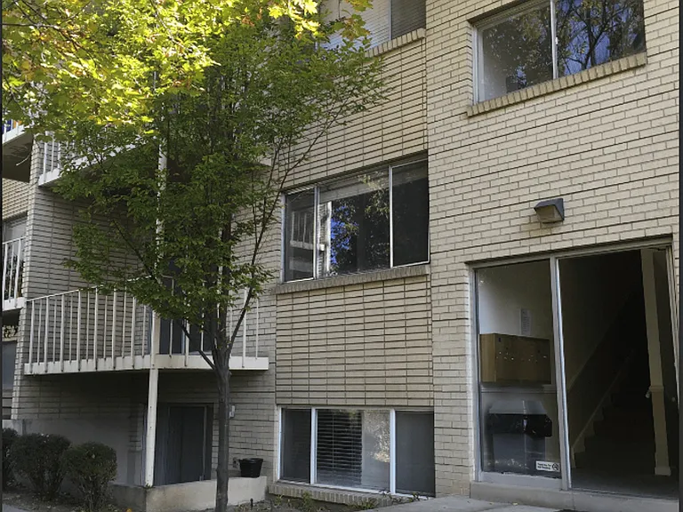 425 E 3rd Ave — Photo 38
