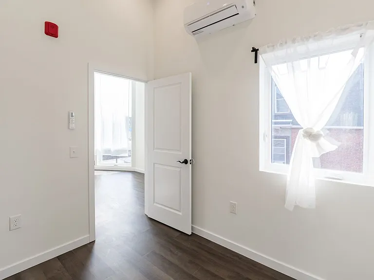 5303 Chester Avenue — Photo 8