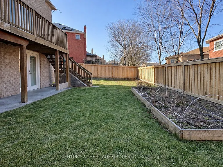 691 Shanahan Blvd — Photo 19
