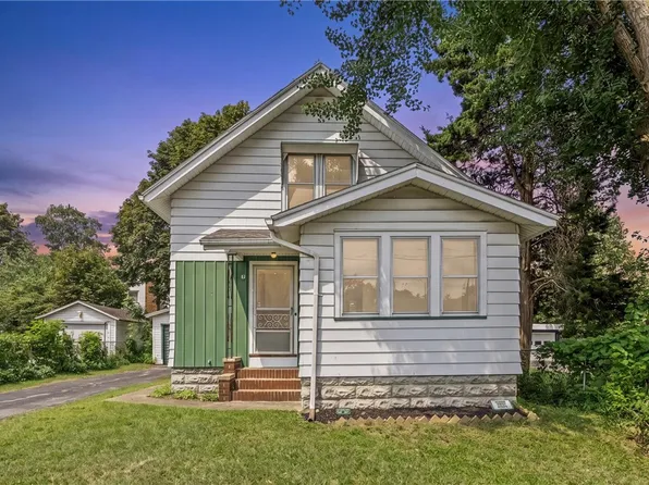 9 Topper Dr, Rochester, NY 14622