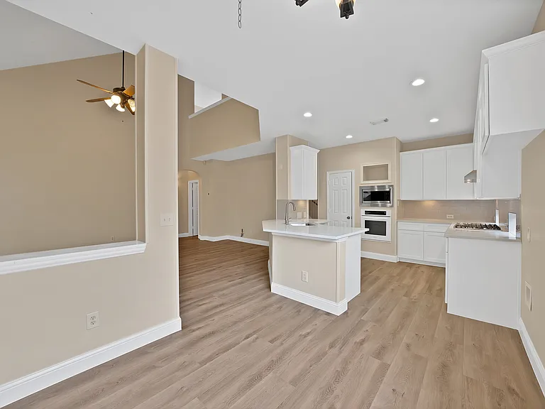 18638 Tall Oak Dr — Photo 12