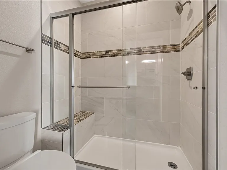 1407 Rogers Ct — Photo 31