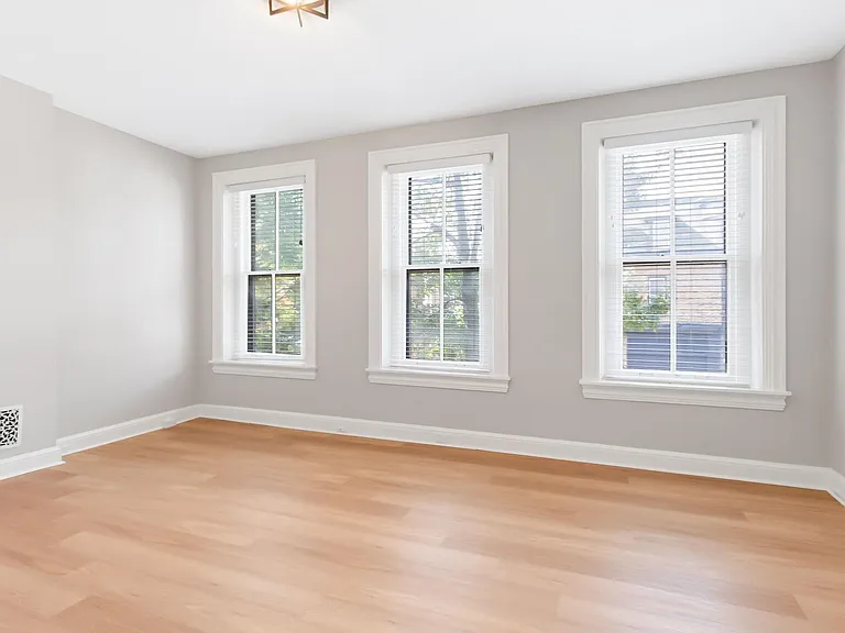 349 N Mulberry St — Photo 22