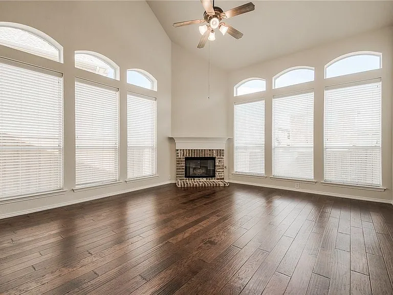 2338 Falcon Point Dr — Photo 4