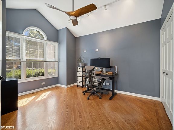 4th image of 1474 Oakwood Ave
