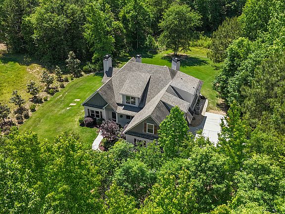 3rd image of 775 Vaughn Rd