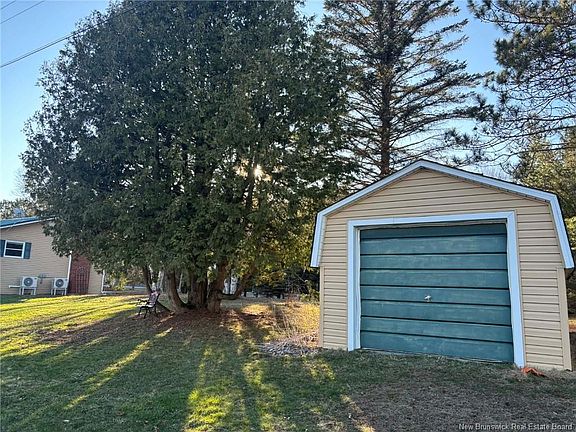3rd image of 20 Chester Dr