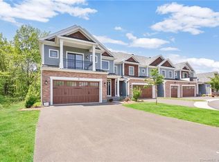 2 Yorkshire Ct #2, Farmington, CT 06032