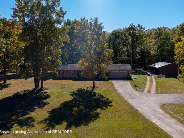 5396 E Centerline Rd, Saint Johns, MI 48879
