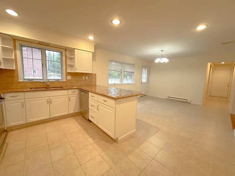 10 Fairview Dr — Photo 4