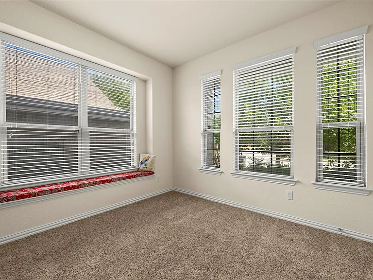3665 Bainbridge St — Photo 22
