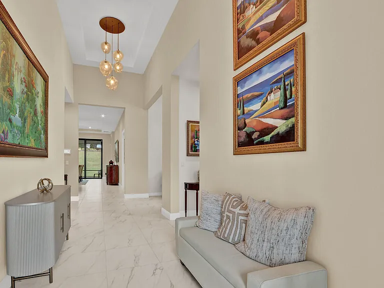 9204 SW Arco Way — Photo 4