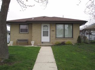 4673 S 46th St, Greenfield, WI 53220