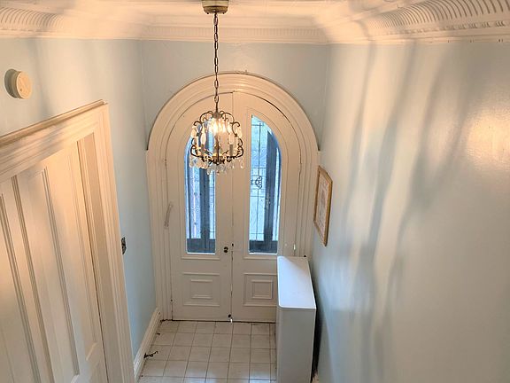 2nd image of 269 Carroll St APT 3
