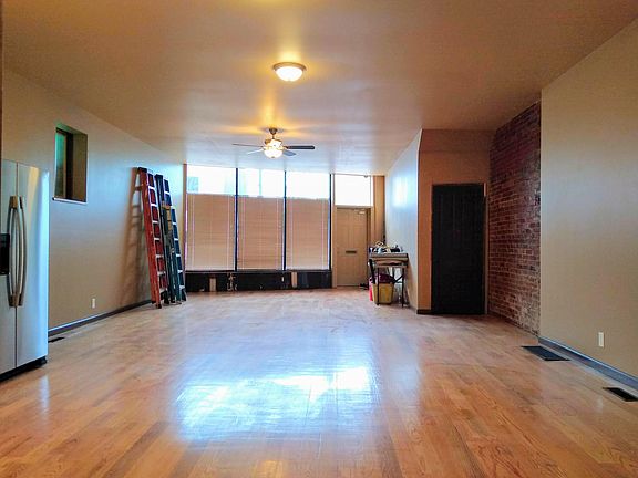 2nd image of 3630 S Broadway Floor 1
