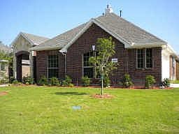 4th image of 1302 Edinburgh Cir