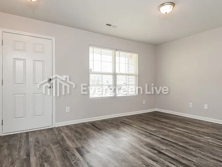 704 Quail Ln — Photo 7
