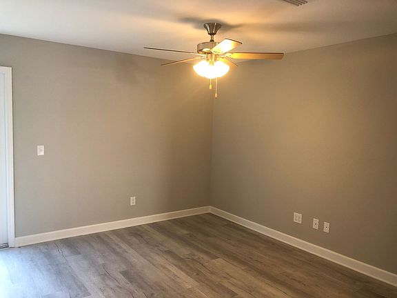 3rd image of 229 Callaway Chase Ln