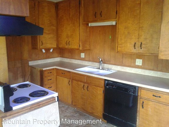 3rd image of 24122 Cresta Dr