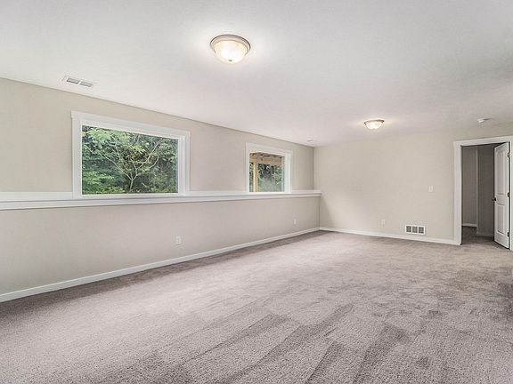 5th image of 143 Hickory Valley Dr