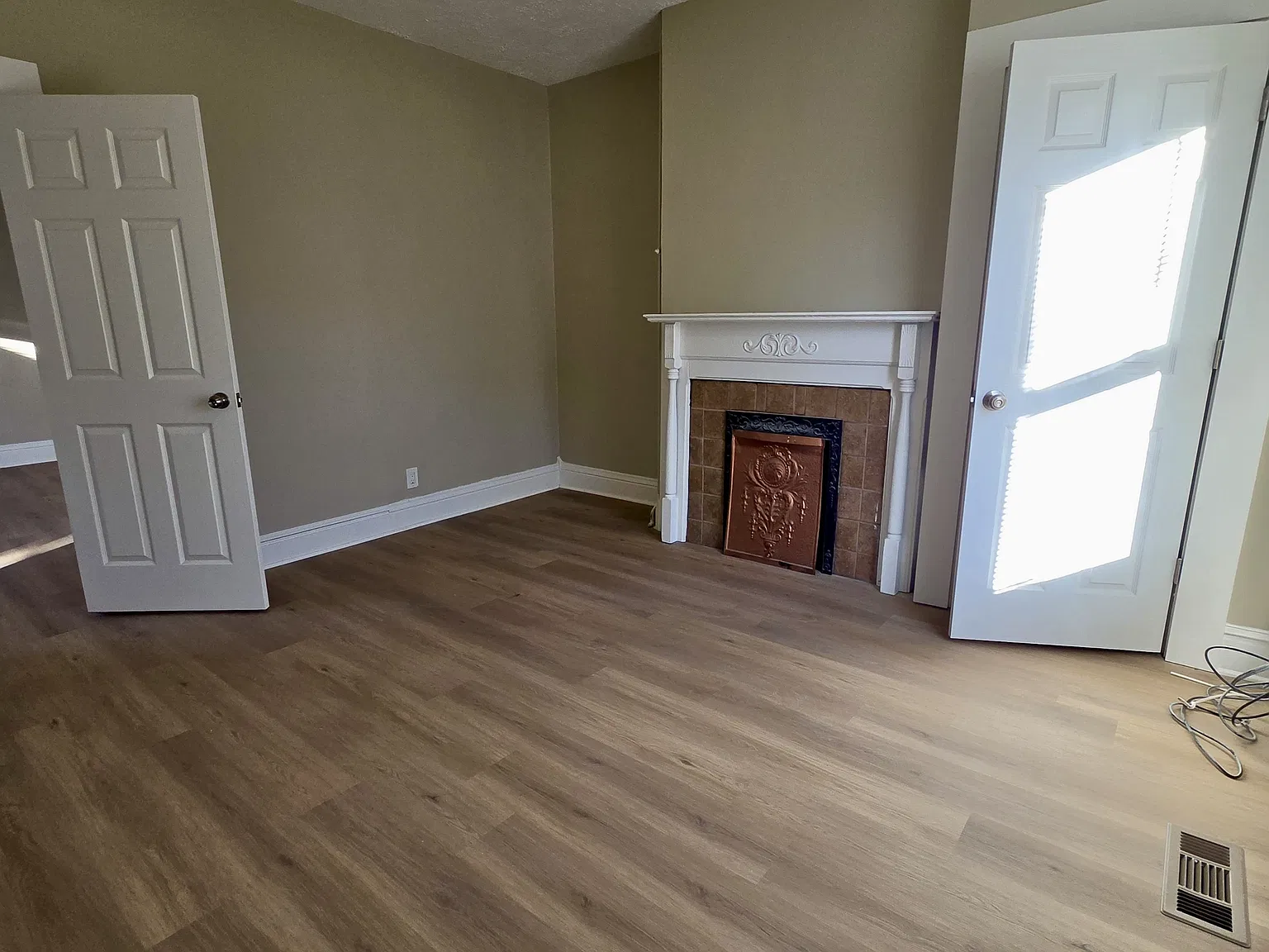 140 Catherine Street - 1 — Photo 3